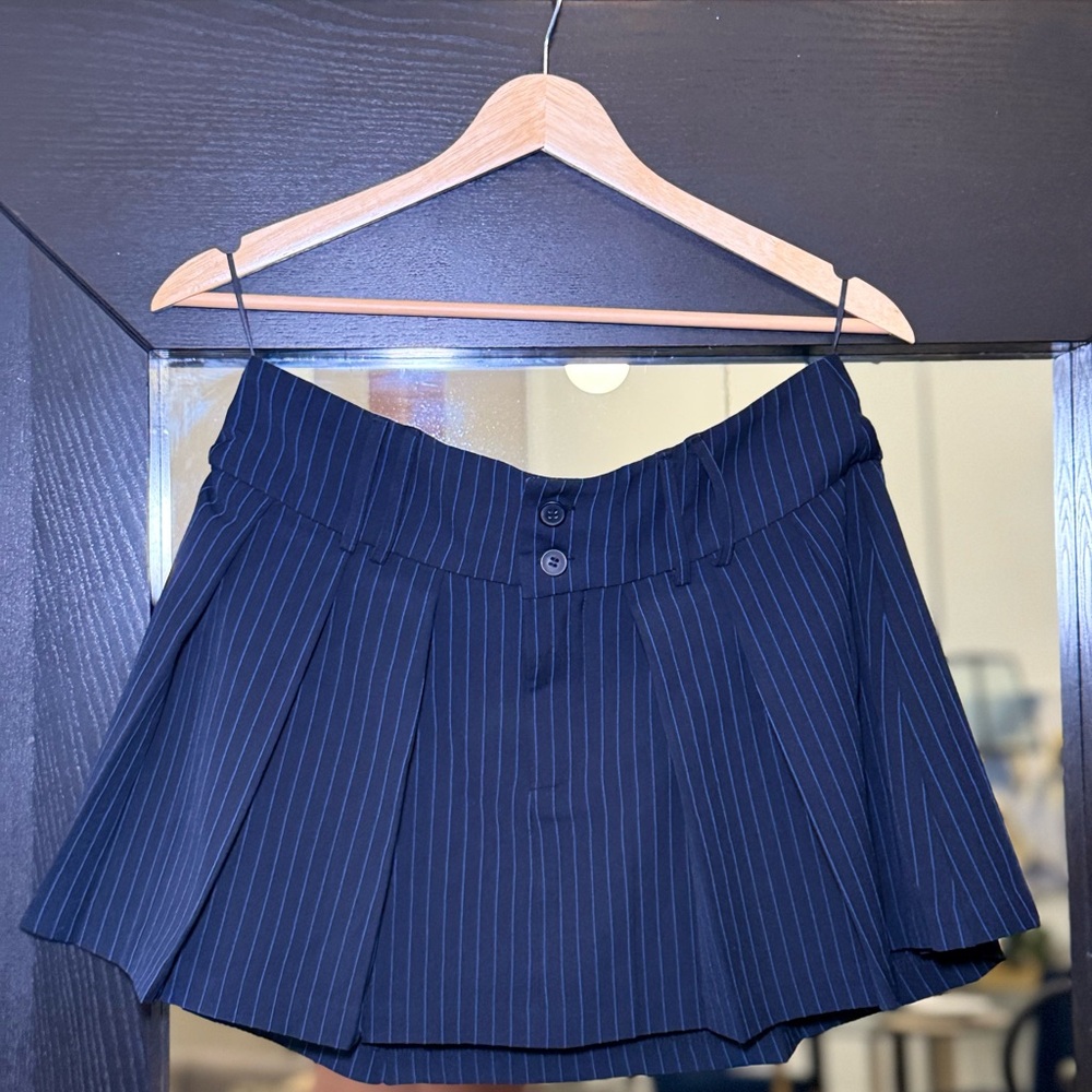 Chic Navy Pinstripe Mini Skirt